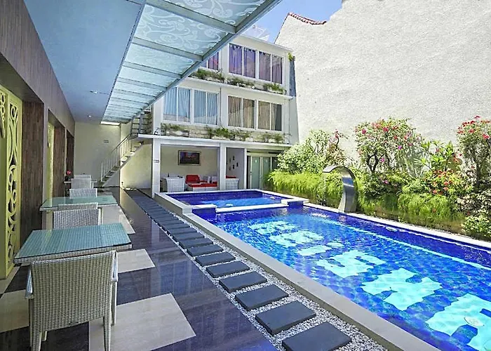 Townhouse Oak Princess Keisha 3*