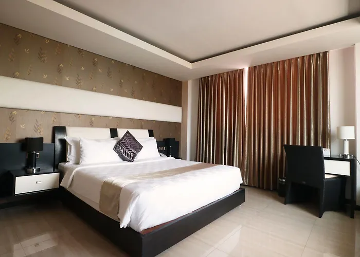 Townhouse Oak Princess Keisha 3*