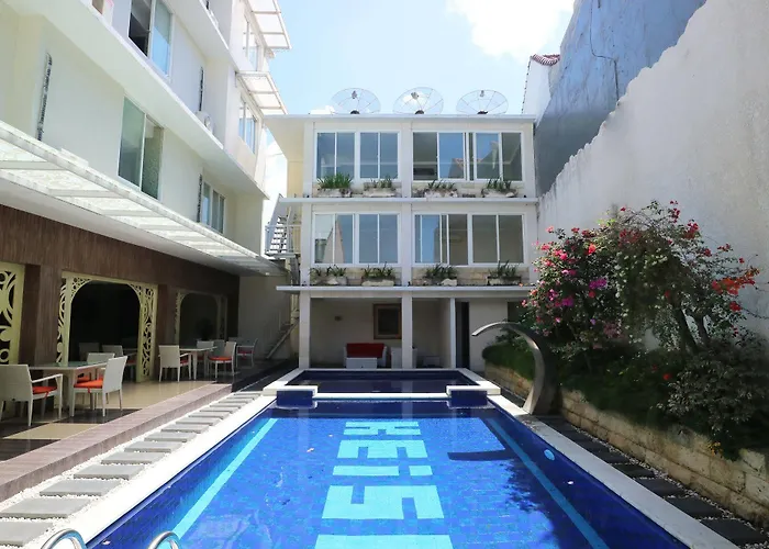 Townhouse Oak Princess Keisha Hotel